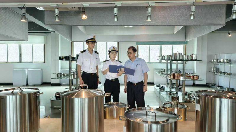 江门海关护航不锈钢餐厨具“逐浪”全球市场