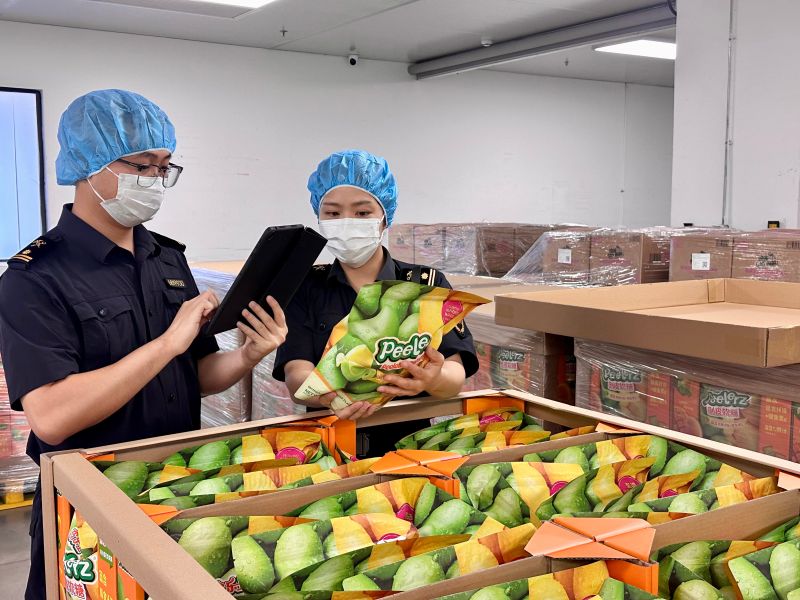 江门海关护航糖果出海“甜蜜互动”